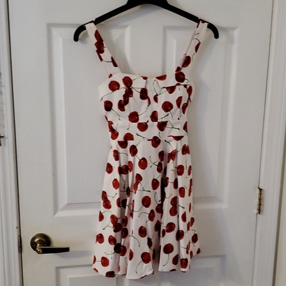 1950's style cherry pattern dress. - Picture 3 of 4